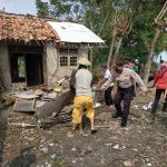 PT Cikarang Nusantara, Bedah Rumah Warga Tidak Mampu dibantu Polri dan TNI