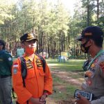 Kapolsek Tinggimoncong Bersama Anggotanya Melaksanakan Tugas Pengamanan di Hutan Pinus