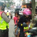 Polres Metro Bekasi Woro-Woro Ajak Warga Cikarang Utara Untuk Selalu Gunakan Masker