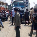 Tronton Tabrak Pemotor Hingga Korban Alami Luka Parah