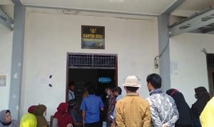 Desa Kosambi dalam Bagikan 600 KK Menerima BST