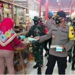 Polres Blora Bersama Forkopimda Sosialisasikan Prokes dan Bagikan Masker