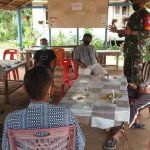 Babinsa Koramil 02/Simeulue Tengah,Tak Henti-Hentinya Ingatkan Warga Patuhi Prokes