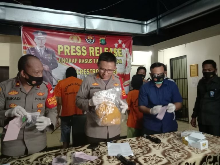 Cinta Segi Empat Berujung Maut