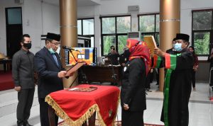 Kamsina Dilantik Sebagai Penjabat Sekda Gowa