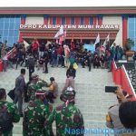 Tolak UU Cipta Kerja Omnibus Law Aliansi Pemuda Peduli Buruh gruduk kantor DPRD Mura
