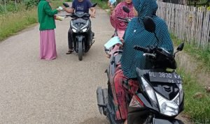 Mahasiswa KKN Unimal Bagikan Masker Kepada Masyarakat Gampong