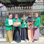 Cegah Covid-19, Mahasiswa KKN UNIMAL Kelompok 157 Bagikan Masker