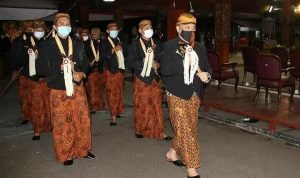 Hari Jadi Blora, Laku Topo Bisu, Iringi Kirab Pusaka Kyai Bisma