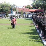 Pimpin Apel Pergeseran Pasukan Pam TPS di Polda Sulut, ini Pesan Mendagri