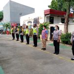 Tim Pemburu Covid-19 Polres Metro Bekasi Bagikan Masker Pada Masyarakat dan Pelajar