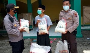 Polsek Cipocok Jaya Bagikan Ratusan Kilogram Beras, Ditengah Pandemi Covid-19