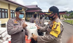 Polres Simeulue Kembali Menyalurkan Beras Baksos 8 Ton untuk Warga Kurang Mampu