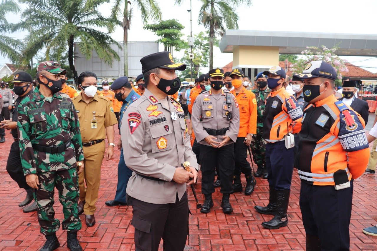Kapolda Banten Pimpin Apel Gelar Pasukan Bersama TNI dan Pemprov Banten 3 IMG 20201221 WA0004