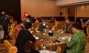 Gubernur dan Wawako Hadiri RUPSLB BSB Tahun 2021