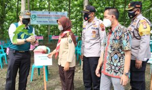 Perhutani, Peringati Hari Gerakan Sejuta Pohon Sedunia di Desa Sidomulyo Blora