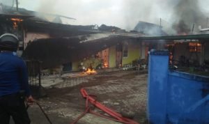 Rumah dan Bedeng Ludes di Lahap Sijago Merah