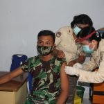 Ikuti Program Pemerintah, Nakes Lantamal VIII Laksanakan Vaksinasi Covid-19