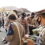 Gugus Tugas Covid-19 Polres Serang Diberi Extra Puding