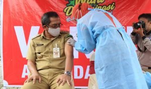 Djoko Nugroho dan 9 Orang Pertama yang Divaksinasi Covid-19 di Kabupaten Blora