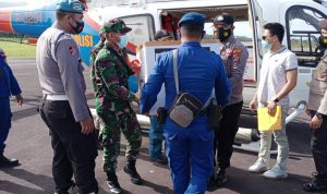 Helikopter Baharkam Polri, Distribusikan Vaksin Covid-19 ke Sangihe