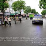 Polsek Cikarang Pusat Sasar Pintu 11 Tarum Barat Bagikan Masker