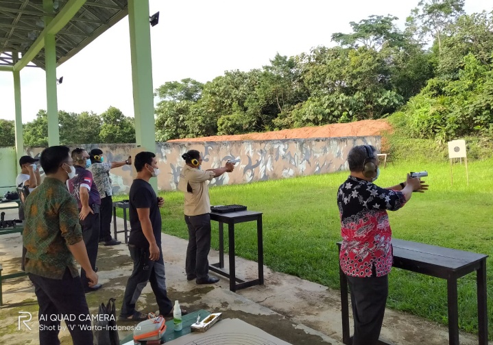 Ketum KONI H.Azhari, ST Pantau Langsung Atlet Menembak