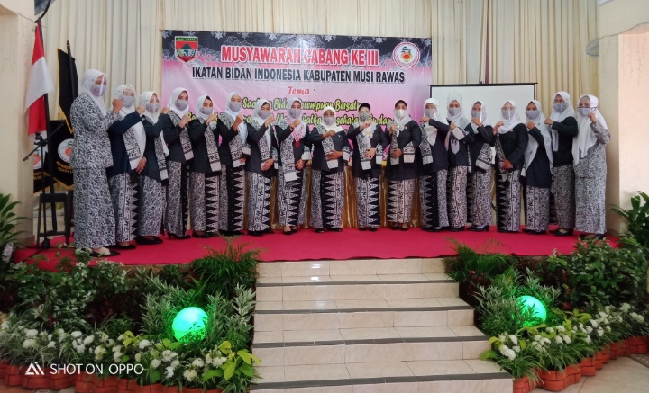 Syarifatul Aini, S.ST Ketua IBI Mura Terpilih