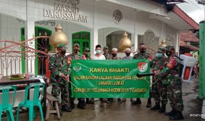 Kesolidan Koramil 01/Tln Melalui “JAWARA”, Bersih-Bersih Rumah Ibadah