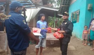 Ketua Karang Taruna Desa Sumbersari Pebayuran Peduli Pasca Korban Banjir