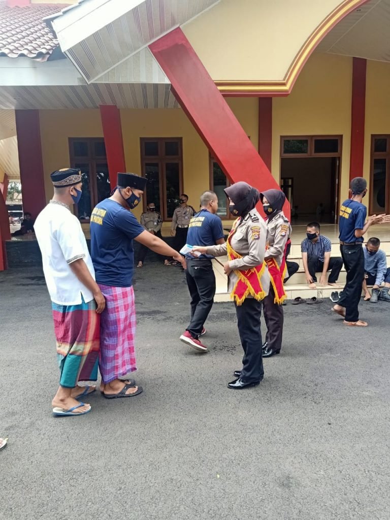 Polwan Siaga Jum’at Polres Serang Kota
