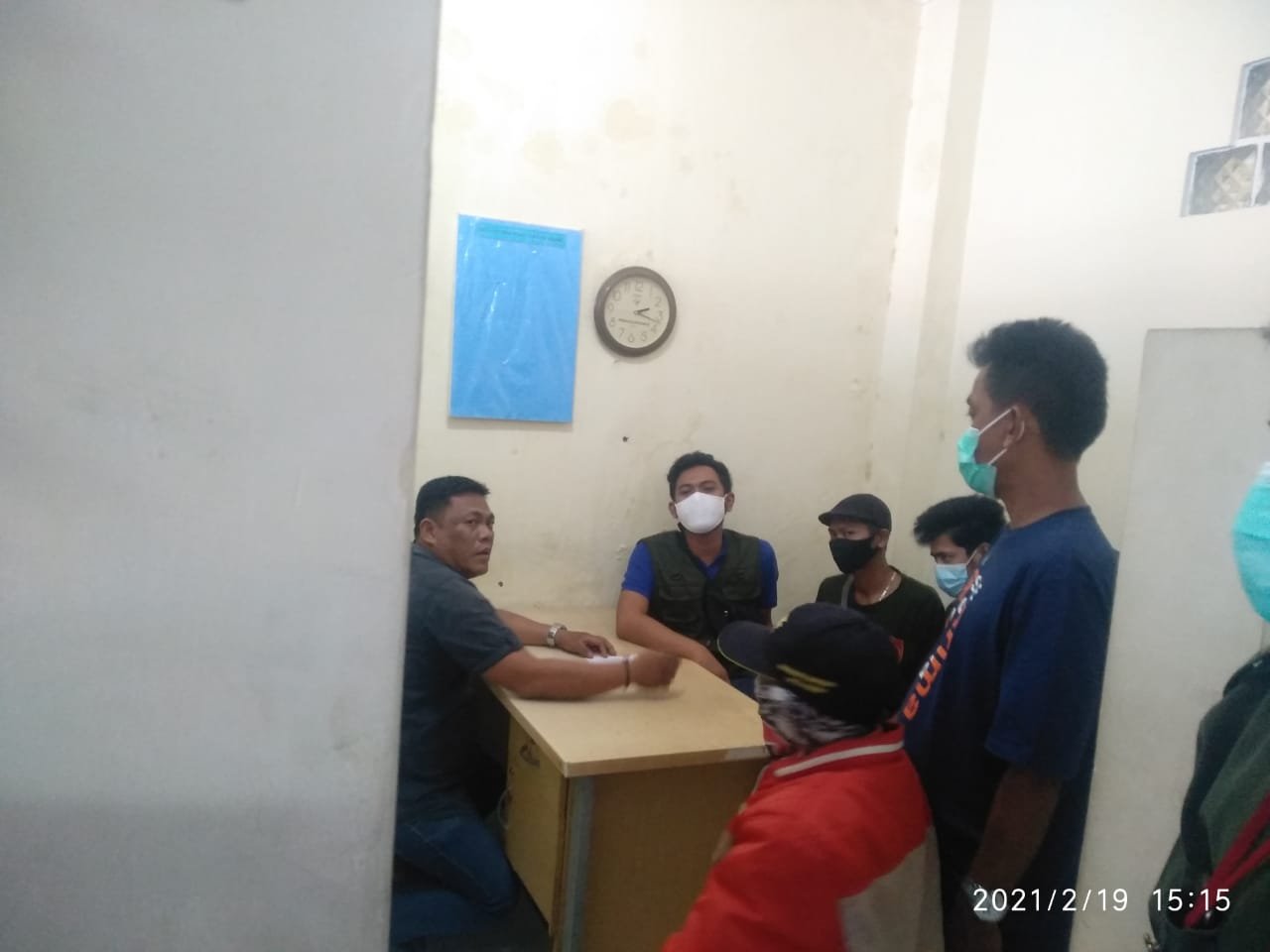 Motor di Tarik Debt Collector Matel, Sekelompok Orang Geruduk Lesing Permata Finance Kota Serang 5 IMG 20210220 WA0002