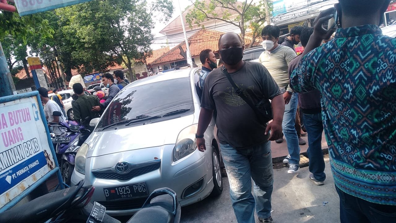 Motor di Tarik Debt Collector Matel, Sekelompok Orang Geruduk Lesing Permata Finance Kota Serang 3 IMG 20210220 WA0004