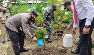Tiga Pilar Kabupaten Blora Dukung Tanam Pohon Buah di Kelurahan Kauman