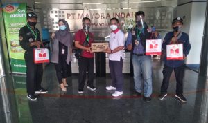PT. Mayora Bersinergi Dengan DPC AWPI Bekasi Menyalurkan Bantuan Korban Terdampak Banjir