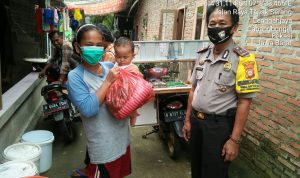 Bantuan Pasca Banjir Terus Didistribusikan Polsek Cabang Bungin