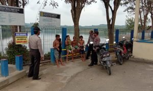Polsek Tunjungan Polres Blora Imbau Warga Jangan Berenang di Waduk