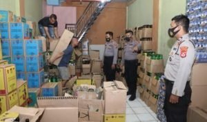 Polresta Tangerang Sita 1.996 Botol Miras Berbagi Merek di Pasar Kemis