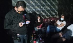 Polisi Bubarkan Kerumunan Di THM