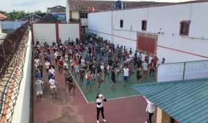 Undang Instruktur Cantik, Warga Binaan Rutan Kelas IIB Serang Senam Bersama