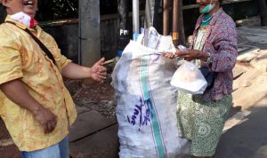 Kepedulian Wasroni pada Jumat Berkah Viral di Medsos