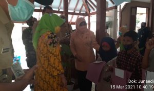 Teti Rohatiningsih Road Sow di Lima Kecamatan Dalam Rangka HUT Kabupaten Cilacap