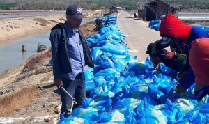 Putra Samudra Sumenep Tolak Impor Garam