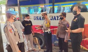 Operasi Keselamatan, Polres Blora Edukasi Larangan Mudik kepada Angkutan Umum