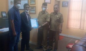 Ketua DPD BARAK NKRI Menyerahkan Berkas Pemberitahuan ke Kesbangpol Musi Rawas