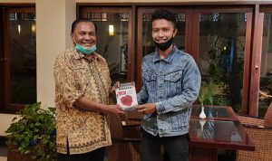 Sumbang Gagasan Kreatif, FORPAK Hadiahi Buku untuk DPD RI dan KPK RI