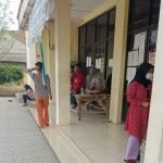 Tidak Disiplin Waktu, Pelayanan UPT Dukcapil Pamarayan di Keluhkan Masyarakat