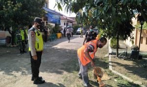 Petugas Gabungan di Sambong Blora Gelar Razia Protokol Kesehatan