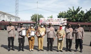 Kapolda Serahkan Penghargaan Pemenang Lomba KTN Tingkat Polda Sulut