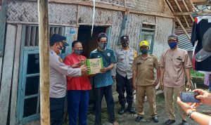 Polsek dan Muspika Kecamatan Pebayuran Mengunjungi Rumah Tidak Layak Huni